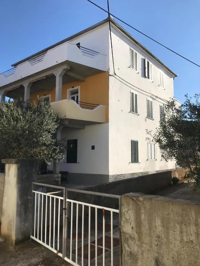 Apartments Radica Preko Croácia